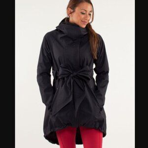 Lululemon Athletica Pedal Power Rain Jacket Carry Pouch Belt Shade Black Size 6